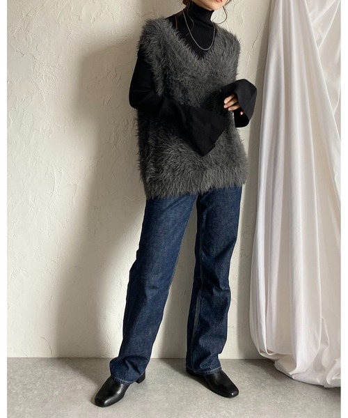 She's Closet(シーズクローゼット)の「袖フレアタイトハイネック長袖ベルスリーブタートルリブニットプルオーバー(ニット/セーター・レディース・レッド/ブラック×ホワイト/ブルー/ブラック/アイボリー/グレー/ペールイエロー・FREE)」の10枚目の写真