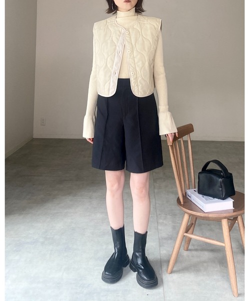 She's Closet(シーズクローゼット)の「袖フレアタイトハイネック長袖ベルスリーブタートルリブニットプルオーバー(ニット/セーター・レディース・レッド/ブラック×ホワイト/ブルー/ブラック/アイボリー/グレー/ペールイエロー・FREE)」の13枚目の写真