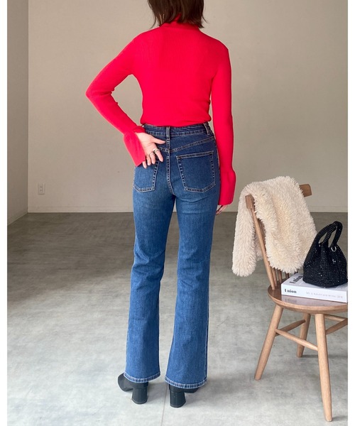 She's Closet(シーズクローゼット)の「袖フレアタイトハイネック長袖ベルスリーブタートルリブニットプルオーバー(ニット/セーター・レディース・レッド/ブラック×ホワイト/ブルー/ブラック/アイボリー/グレー/ペールイエロー・FREE)」の18枚目の写真