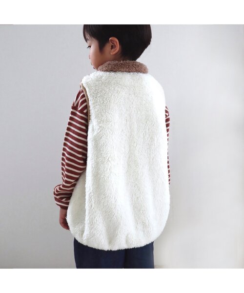 apres les cours(アプレレクール)の「【ユニセックス】バイカラーファーフリースベスト(ダウンベスト・キッズ・レッド/ベージュ/ピンク・90/130/110)」の5枚目の写真