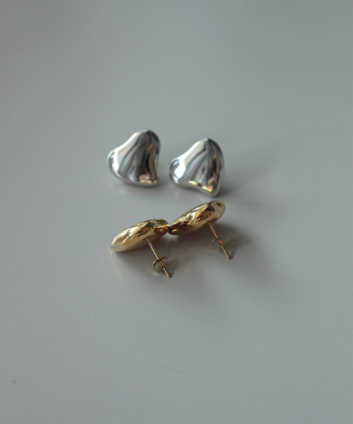 ebine(エビネ)の「金属アレルギー対応/Irregular Heart Piece/ サージカルステンレス/ピアス(ピアス(両耳用)・レディース・ゴールド/シルバー・FREE)」の4枚目の写真