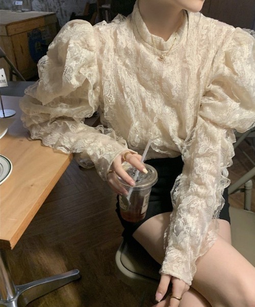 Achic(アシック)の「フリルレースシャツブラウス(シャツ/ブラウス・レディース・アイボリー・M)」の2枚目の写真