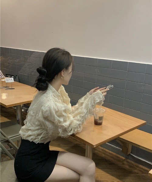Achic(アシック)の「フリルレースシャツブラウス(シャツ/ブラウス・レディース・アイボリー・M)」の5枚目の写真