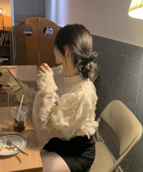 Achic(アシック)の「フリルレースシャツブラウス(シャツ/ブラウス・レディース・アイボリー・M)」の11枚目の写真
