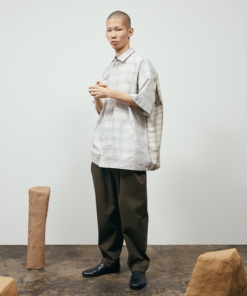 Dulcamara（ドゥルカマラ）の「チノチノオーバータックPT（チノパンツ・メンズ・ダークブラウン/オレンジ/ブルーグレー・2/1/0）」の10枚目の写真