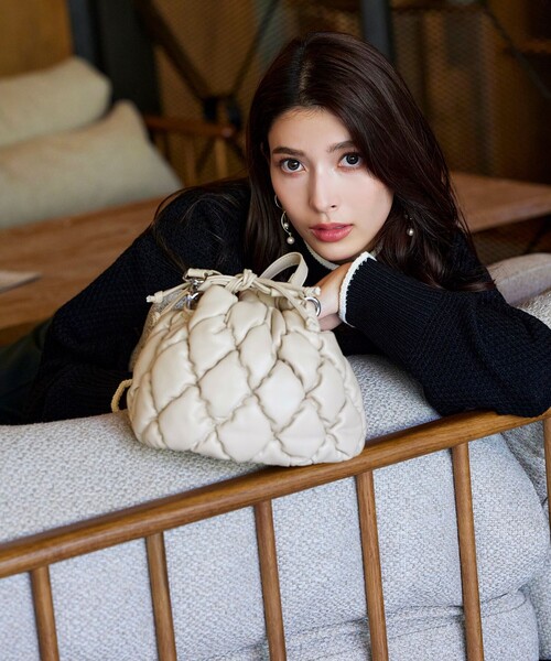 キルティング巾着ショルダーバッグ（ショルダーバッグ）｜Tiaclasse（ティアクラッセ）