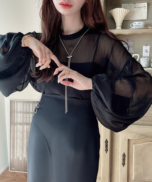 Meiru(メイル)の「ボリュームスリーブシアーブラウス(シャツ/ブラウス・レディース・ブラック/モカ/ベージュ/ホワイト/グレー/ライトグリーン/テラコッタ・LARGE/MEDIUM/SMALL/X-LARGE)」の12枚目の写真