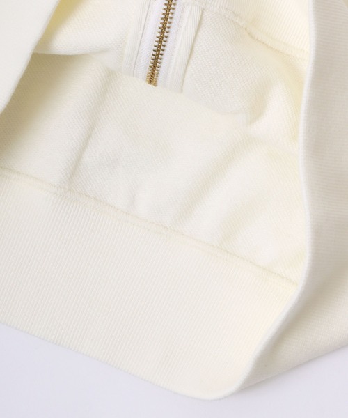 Champion（チャンピオン）の「Champion（チャンピオン）ブランドロゴワンポイント刺繍スウェットジップアップパーカー レディース（パーカー・レディース・ブラック/ライトブルー/オフホワイト/グレー/ナチュラル/ネイビー/サーモンピンク・M/L/XL）」の8枚目の写真