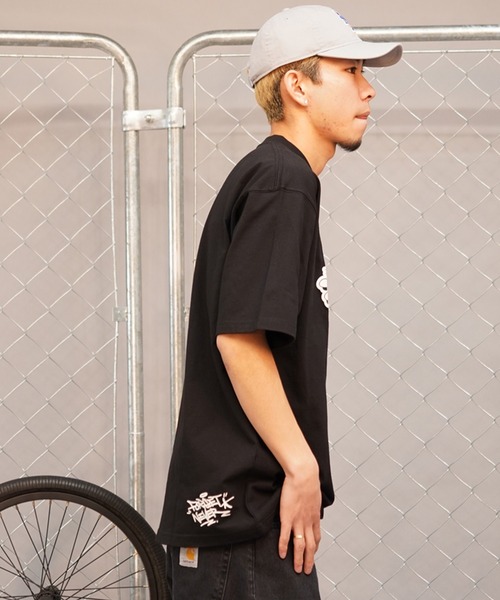 FORGET NEVER(フォーゲットネバー)の「【ムラサキスポーツ限定】FORGET NEVER/フォーゲットネバー 半袖Tシャツ 発泡プリント オーバーサイズ 242OO1ST202FN(Tシャツ/カットソー・メンズ・ブラック/ブラウン/ホワイト・L/M/XL)」の18枚目の写真