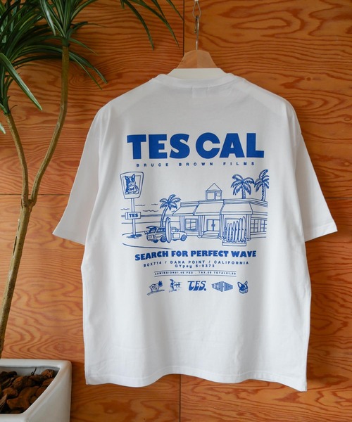 The Endless Summer（エンドレスサマー）の「【WEB / FLAG SHOP限定】TES CAL DINER BIG T-SHIRT /オーバーサイズ・ビッグシルエット・半袖T（Tシャツ/カットソー・メンズ・イエロー/レッド/グリーン/ブルー・SMALL/MEDIUM/LARGE/X-LARGE）」の4枚目の写真