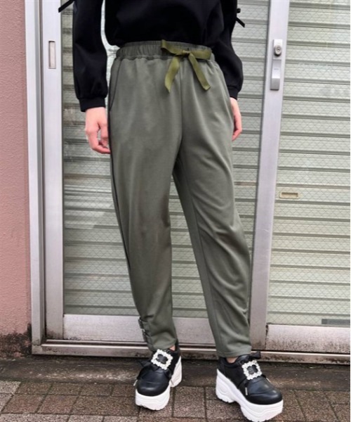 axes femme POETIQUE(アクシーズファムポエティック)の「ベルトデザインパンツ(その他パンツ・レディース・グリーン/グレー/ブラック・MEDIUM)」の1枚目の写真