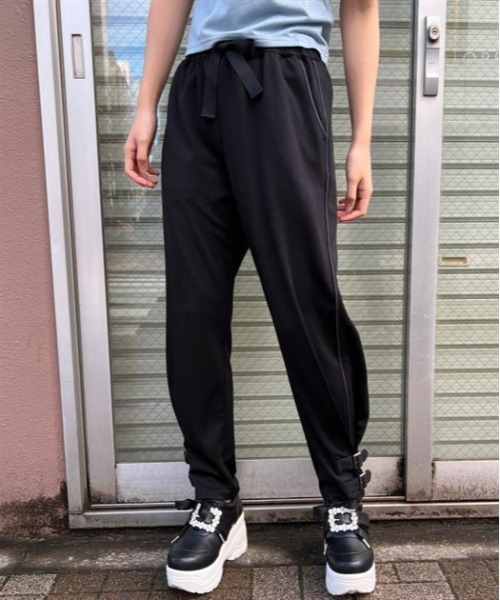 axes femme POETIQUE(アクシーズファムポエティック)の「ベルトデザインパンツ(その他パンツ・レディース・グリーン/グレー/ブラック・MEDIUM)」の2枚目の写真