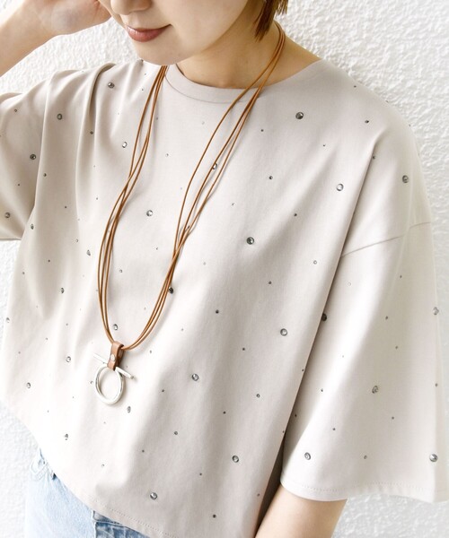 SHIPS(シップス)の「【WEB限定】〈手洗い可能〉ラインストーン ワイド TEE(Tシャツ/カットソー・レディース・オフホワイト/チャコールグレー/エンジ/キャメル/ベージュ・ONE SIZE)」の3枚目の写真