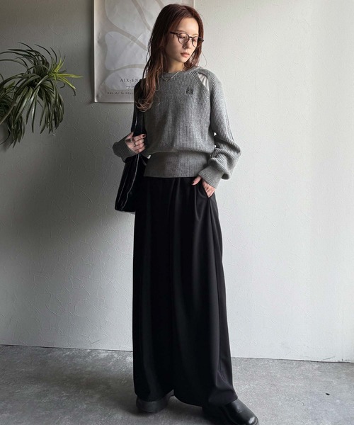mily bilet(ミウィビレット)の「【mily bilet】ヘルシーな肌見せで抜け感をプラス。肩スリット胸刺繍ニットプルオーバー(ニット/セーター・レディース・グレー/チャコールグレー/アイボリー/ピンク/ブルー・X-LARGE/SMALL/MEDIUM/LARGE)」の14枚目の写真