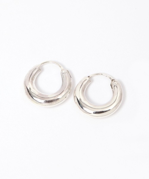 niko and...(ニコアンド)の「Silver925 アーチピアス(ピアス(両耳用)・レディース・グレー・0)」の3枚目の写真