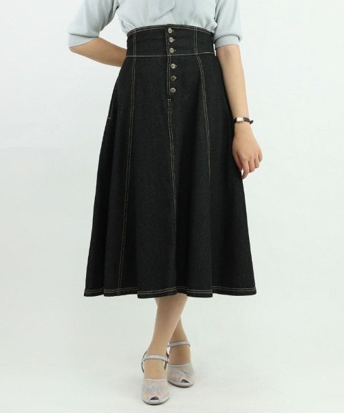 an another angelus（アンアナザーアンジェラス）の「フロント釦デニムフレアースカート/ananotherangelus（デニムスカート・レディース・インディゴブルー/ブラック/ライトブルー・FREE）」の21枚目の写真