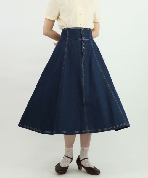 an another angelus（アンアナザーアンジェラス）の「フロント釦デニムフレアースカート/ananotherangelus（デニムスカート・レディース・インディゴブルー/ブラック/ライトブルー・FREE）」の11枚目の写真