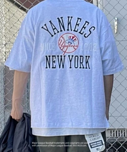 MLB(メジャーリーグベースボール)の「【MLB】別注ワッペン刺繍Tシャツ(Tシャツ/カットソー・メンズ・ホワイト×ブルー/ブラック×レッド/ロイヤルブルー/ホワイト×レッド/ブラック×ホワイト/ブルー/グレー/ブラウン/ネイビー・M/L/XL)」の5枚目の写真