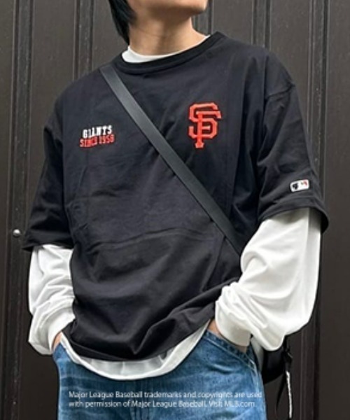 MLB(メジャーリーグベースボール)の「【MLB】別注ワッペン刺繍Tシャツ(Tシャツ/カットソー・メンズ・ホワイト×ブルー/ブラック×レッド/ロイヤルブルー/ホワイト×レッド/ブラック×ホワイト/ブルー/グレー/ブラウン/ネイビー・M/L/XL)」の4枚目の写真