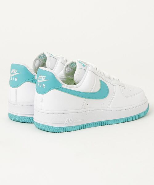 NIKE(ナイキ)の「NIKE WMNS AIR FORCE 1 07 NN DV3808-107(スニーカー・レディース・ホワイト・25㎝/24.5㎝/24㎝/23.5㎝/23㎝)」の3枚目の写真