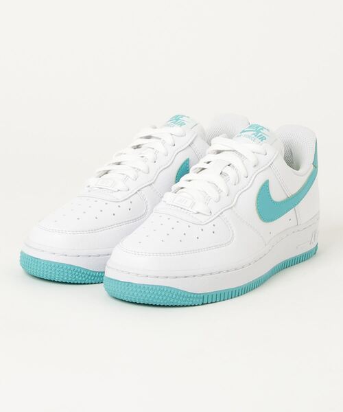 NIKE(ナイキ)の「NIKE WMNS AIR FORCE 1 07 NN DV3808-107(スニーカー・レディース・ホワイト・25㎝/24.5㎝/24㎝/23.5㎝/23㎝)」の4枚目の写真