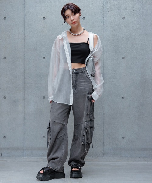 PAGEBOY(ページボーイ)の「ラインストーンシアーシャツ(シャツ/ブラウス・レディース・ブラック/オフホワイト/グレイッシュベージュ・FREE)」の4枚目の写真