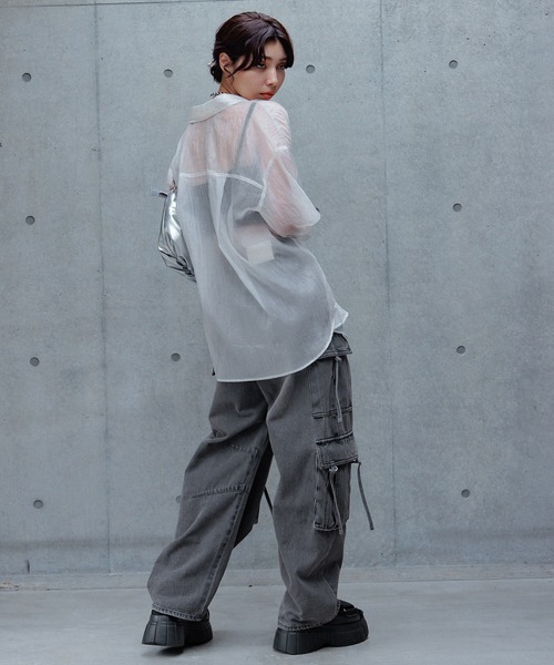 PAGEBOY(ページボーイ)の「ラインストーンシアーシャツ(シャツ/ブラウス・レディース・ブラック/オフホワイト/グレイッシュベージュ・FREE)」の5枚目の写真