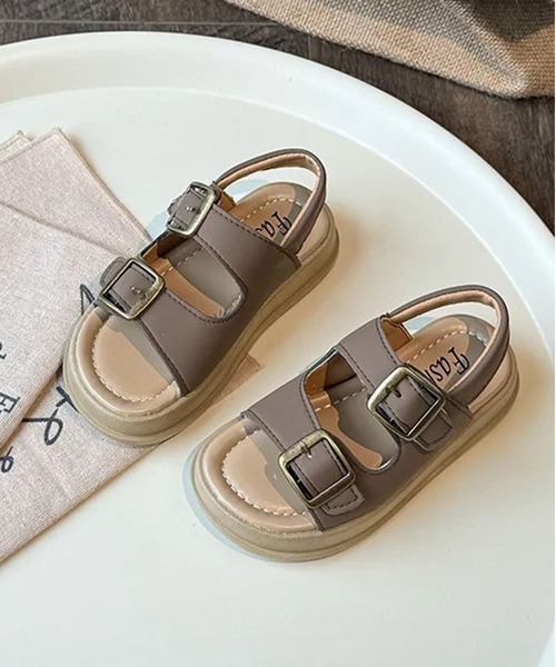 Bambin(ボンバン)の「【 Bambin / ボンバン 】 2ベルト バックル ナチュラルカラー サンダル(サンダル・キッズ・アイボリー/ブラウン・16/17/18)」の1枚目の写真