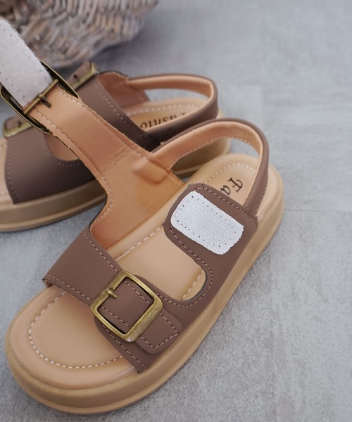 Bambin(ボンバン)の「【 Bambin / ボンバン 】 2ベルト バックル ナチュラルカラー サンダル(サンダル・キッズ・アイボリー/ブラウン・16/17/18)」の7枚目の写真