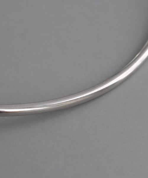 abaskdesign（アバスクデザイン）の「金属アレルギー対応 カーブラインチョーカーステンレスネックレス（チョーカー・レディース・シルバー/ゴールド・FREE）」の8枚目の写真