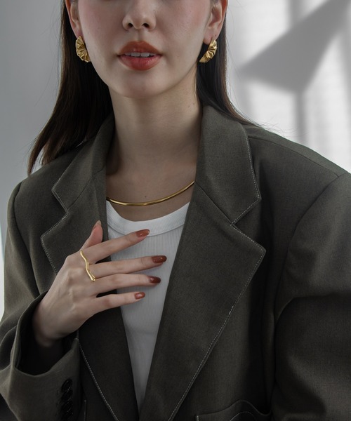 abaskdesign（アバスクデザイン）の「金属アレルギー対応 カーブラインチョーカーステンレスネックレス（チョーカー・レディース・シルバー/ゴールド・FREE）」の12枚目の写真