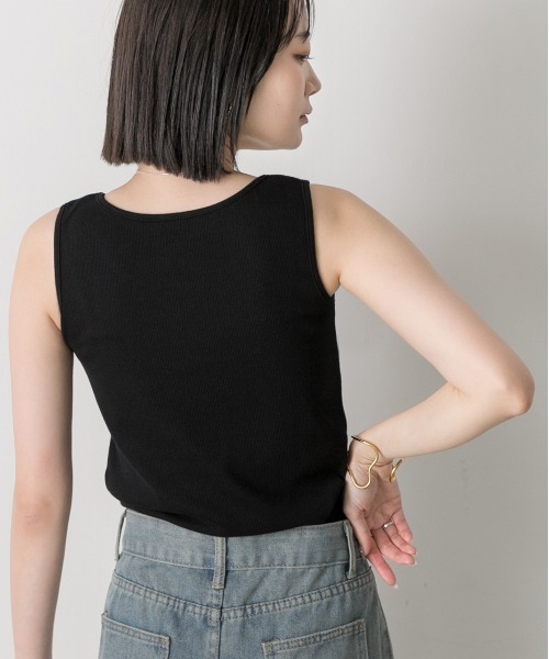 ad thie(アドティエ)の「クルーネック タンクトップ(タンクトップ・レディース・オフホワイト/ブラック・LARGE/MEDIUM)」の13枚目の写真