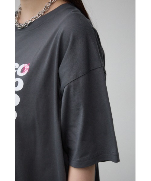 AZUL by moussy（アズールバイマウジー）の「リピートロゴＴシャツ（Tシャツ/カットソー・レディース・オフホワイト/ライトグリーン/チャコールグレー/ブラック・MEDIUM/SMALL）」の12枚目の写真