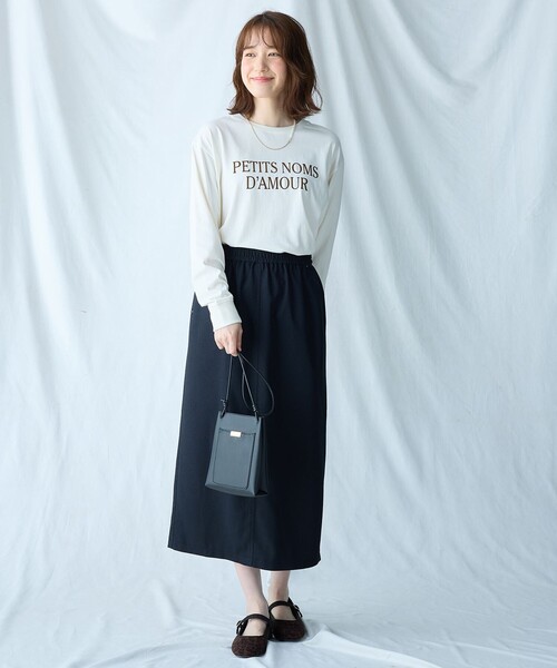 ANY(エニィ)の「【洗濯機可】フロッキーロゴロングTシャツ(Tシャツ/カットソー・レディース・グレー系/ホワイト系/ホワイト系1・F)」の4枚目の写真