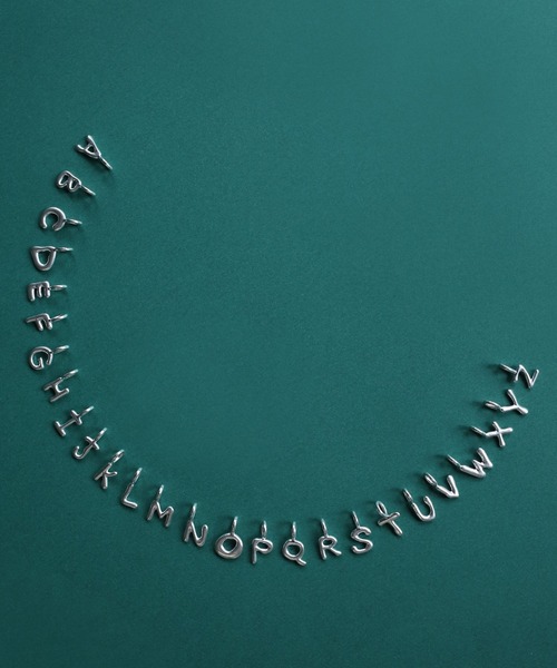 TEN.(テン)の「SILVER925 ドローイングアルファベットチャーム(チャーム・レディース・シルバー・S/M/L/A/B/C/D/E/F/G/H/I/J/K/N/O/P/Q/R/T/U/V/W/X/Y/Z)」の17枚目の写真