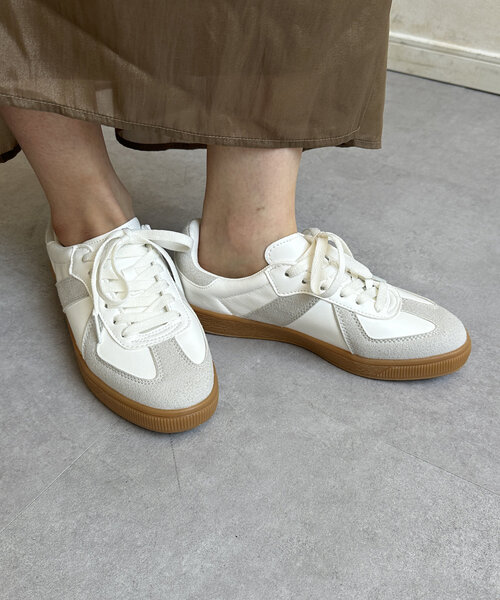 Thevon（ゼボン）の「ジャーマントレーナー（スニーカー・レディース・オフホワイト/ブラック・M/L）」の16枚目の写真