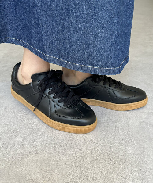 Thevon（ゼボン）の「ジャーマントレーナー（スニーカー・レディース・オフホワイト/ブラック・M/L）」の8枚目の写真