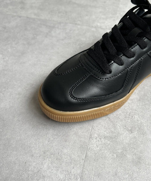 Thevon（ゼボン）の「ジャーマントレーナー（スニーカー・レディース・オフホワイト/ブラック・M/L）」の5枚目の写真