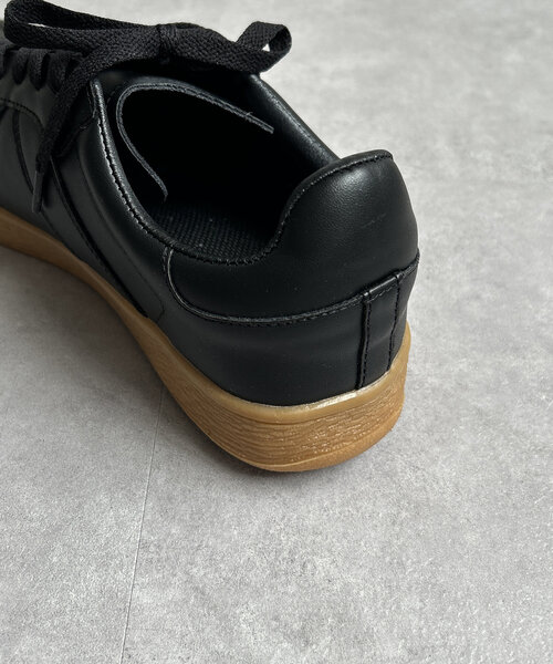 Thevon（ゼボン）の「ジャーマントレーナー（スニーカー・レディース・オフホワイト/ブラック・M/L）」の4枚目の写真