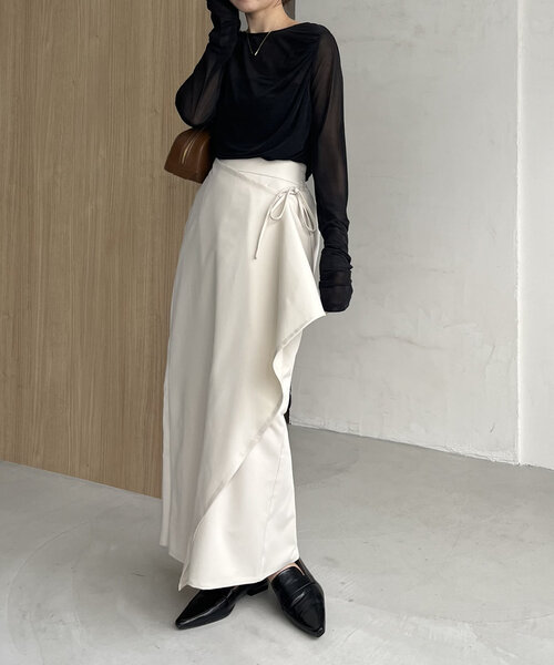 CAPRICIEUX LE'MAGE(カプリシューレマージュ)の「ラップドレープスカート(スカート・レディース・ホワイト系その他/ブラック・36/38)」の4枚目の写真