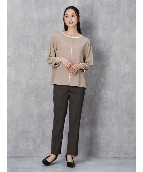 Perfect Suit FActory(パーフェクトスーツファクトリー)の「ジョーゼット 配色パイピングブラウス ベージュ/ブラック/オフホワイト(シャツ/ブラウス・レディース・オフホワイト/ブラック/ベージュ・M/S/L)」の7枚目の写真