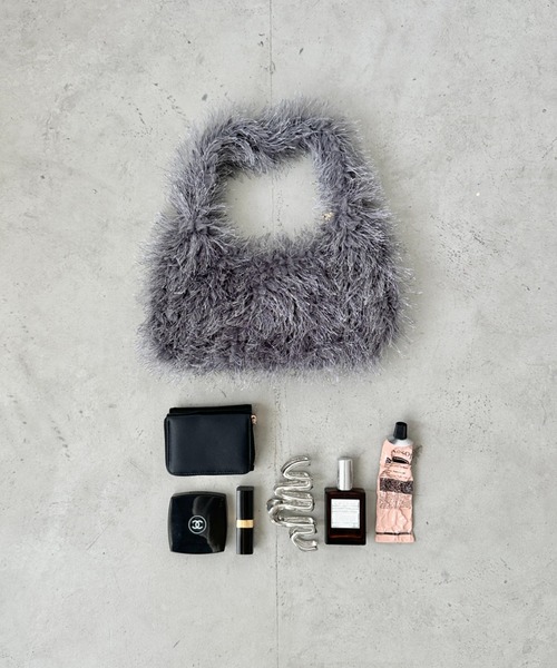 CLEA（クレア）の「シャギーファーハンドバッグ（ハンドバッグ・レディース・アイボリー/ブラック/チャコールグレー/ホワイト/ブラウン・FREE）」の7枚目の写真