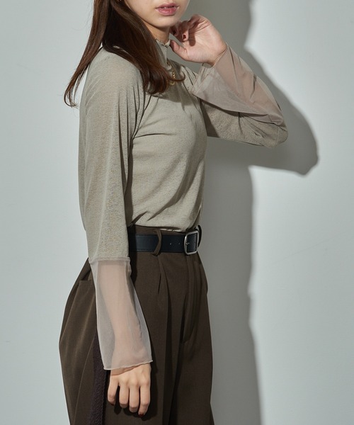 MAISON BREEZE reveur(メゾンブリーズレヴール)の「【MAISON BREEZE reveur】high neck sheer tops ハイネックシアートップス(Tシャツ/カットソー・レディース・グレイッシュベージュ/ブラック/ホワイト/レッド・FREE)」の6枚目の写真