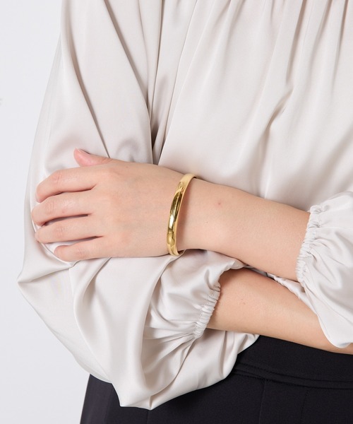 PAPILLONNER（パピヨネ）の「ステンレスプレーンブレスレット（ブレスレット・レディース・シルバー/ゴールド・FREE）」の4枚目の写真