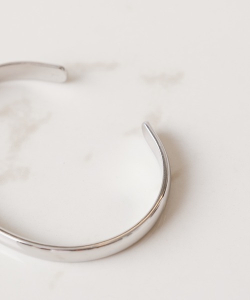 PAPILLONNER（パピヨネ）の「ステンレスプレーンブレスレット（ブレスレット・レディース・シルバー/ゴールド・FREE）」の10枚目の写真