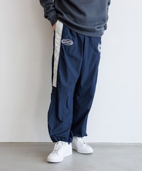 LAKOLE（ラコレ）の「刺繍トラックパンツ / 140869（その他パンツ・メンズ・ブラウン/ブラック/ネイビー・MEDIUM/LARGE）」の3枚目の写真