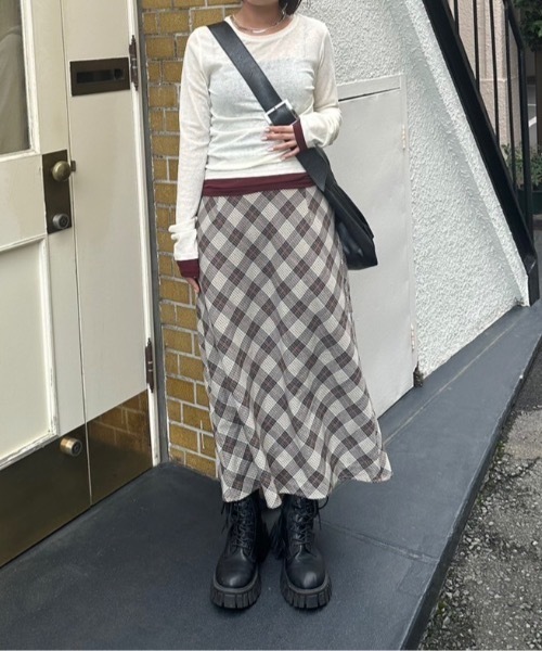nemne store（ネンネストア）の「【keel】配色シアートップス（Tシャツ/カットソー・レディース・グレー/アイボリー・SMALL/MEDIUM）」の4枚目の写真