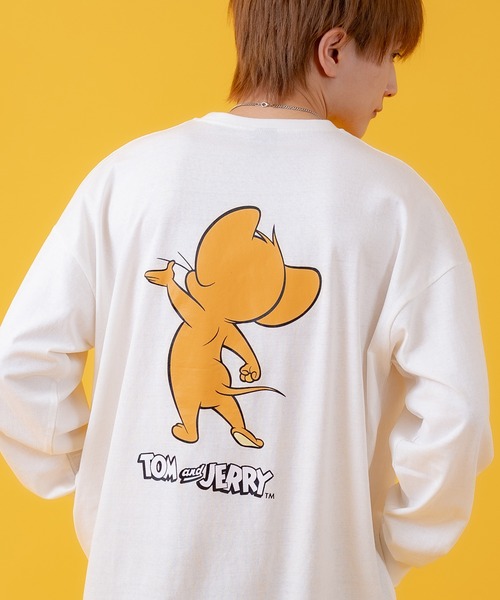 Tom&Jerry(トムアンドジェリー)の「【TOM&JERRY】プリント オーバーサイズ 長袖Tシャツ(Tシャツ/カットソー・メンズ・ホワイト系/ホワイト系1/ホワイト系2/杢グレー/パープル系/ブラック系2/ブラック系/オレンジ系1/ホワイト/グリーン/グレー系1/ベージュ系2/チャコールグレー/ホワイト系3/ホワイト系4/ホワイト系5/ホワイト系6/ブラック系4/ブラック系6/ライトグレー系5/グレー系3/グレー系6/ベージュ系/ネイビー系3/ネイビー系5/ブルー系4・MEDIUM/LARGE/X-LARGE)」の2枚目の写真