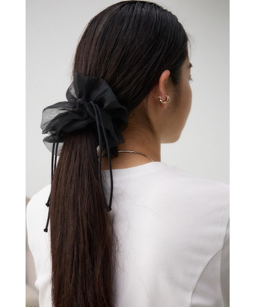 AZUL by moussy（アズールバイマウジー）の「シアードローストリングシュシュ（シュシュ・レディース・ブラック/グレー・FREE）」の3枚目の写真