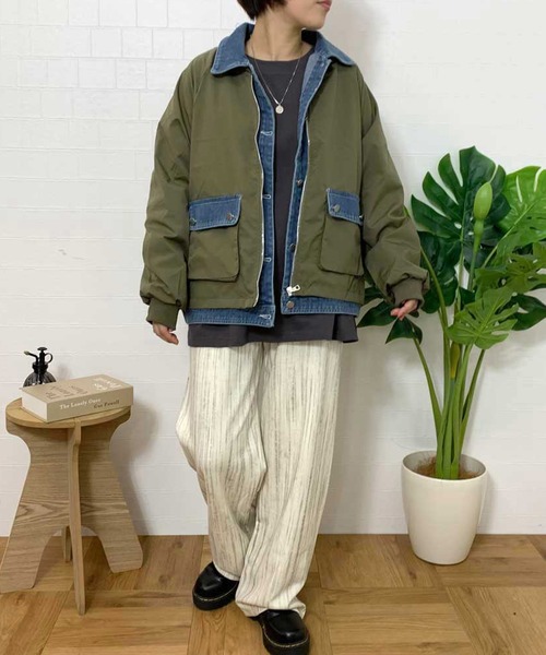 CRB（シーアールビー）の「デニムレイヤード切替ブルゾン（ブルゾン・レディース・カーキ/ブラック・F）」の4枚目の写真